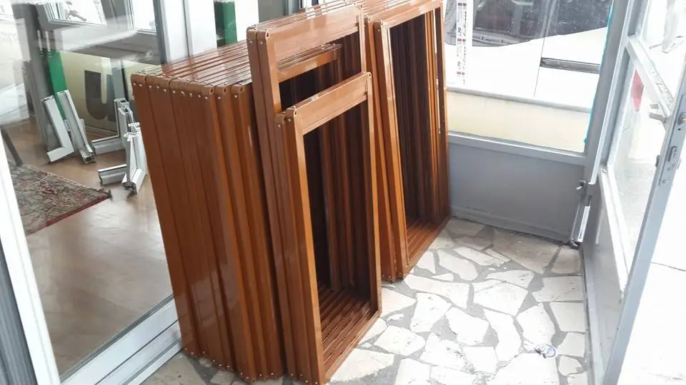 Ahşap desenli PVC doğramalar sevkiyat için hazır