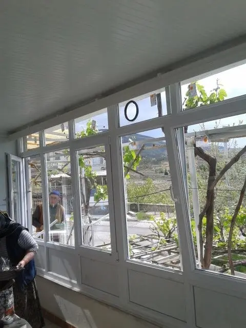 Bahçeye bakan PVC pencere