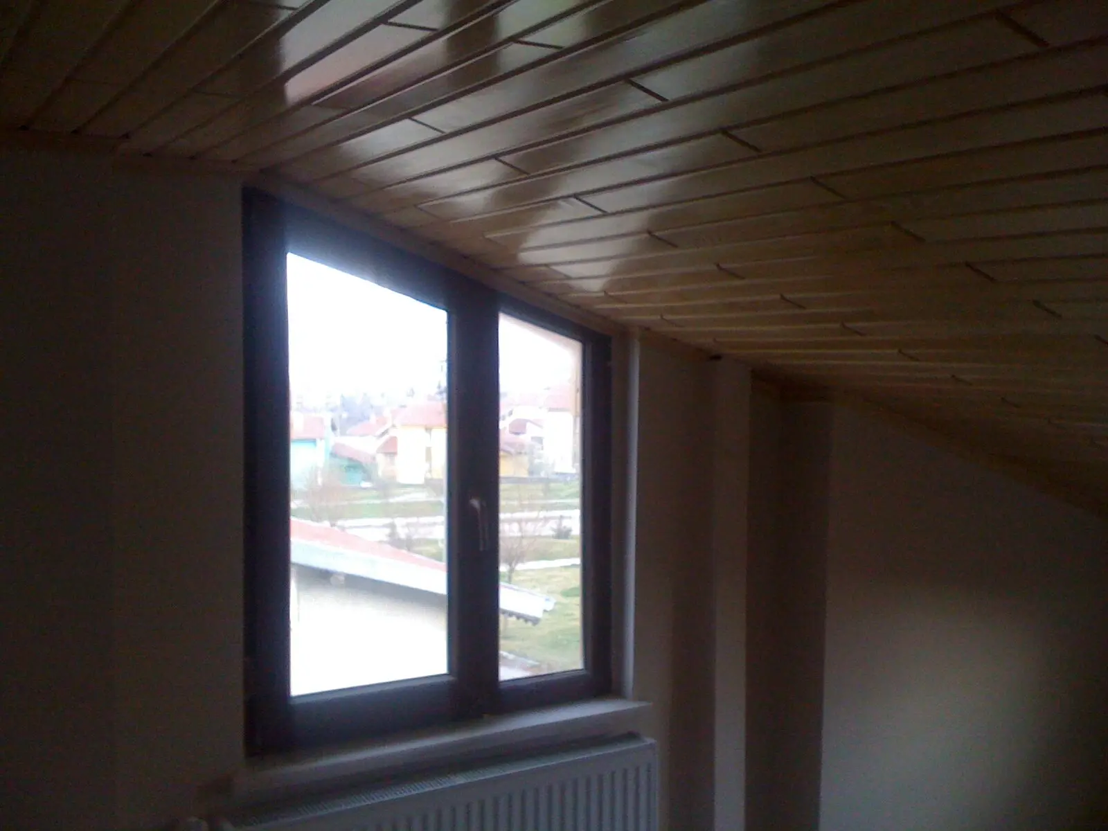 İç mekândan PVC pencere görünümü